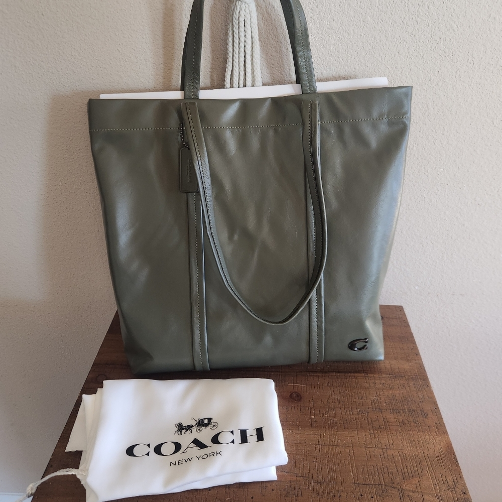Coach Leather Green Hall Tote Bag 33  NWT $450